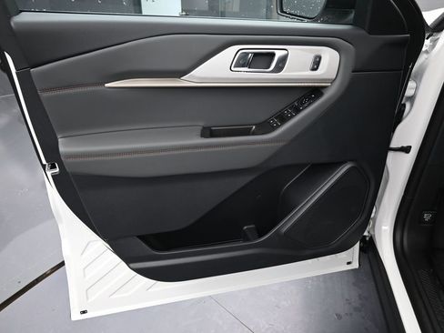 New 2026 Ford Explorer Active image 21