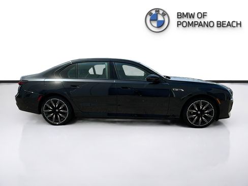 New 2026 BMW i7 M70 AWD/4WD image 8