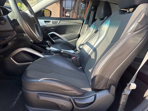 Used 2012 Hyundai Veloster w/ Style Pkg FWD image 9