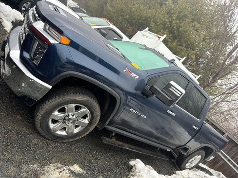 Used 2020 Chevrolet Silverado 2500 LTZ w/ LTZ Premium Package image 3