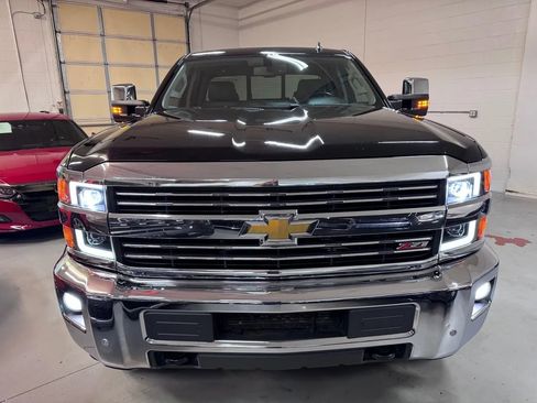 Used 2015 Chevrolet Silverado 2500 LTZ w/ LTZ Plus Package image 9