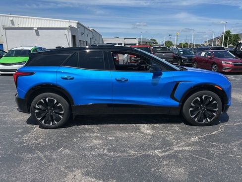 Used 2025 Chevrolet Blazer EV RS FWD image 5