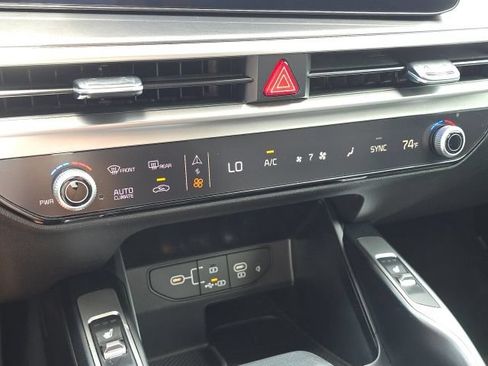 Used 2024 Kia Sorento EX w/ Panoramic Sunroof Package FWD image 36