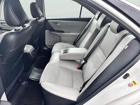Used 2015 Toyota Camry XSE w/ Moonroof Package FWD image 16