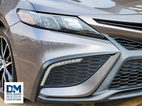 Used 2023 Toyota Camry SE image 9