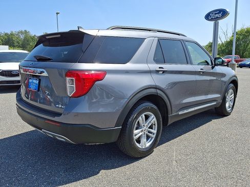 Certified 2022 Ford Explorer XLT w/ Equipment Group 202A image 6