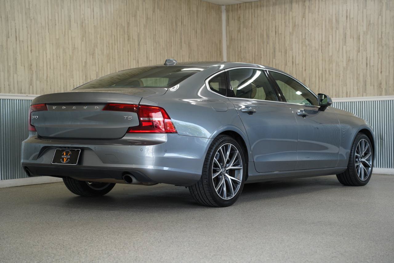 Used 2018 Volvo S90 T5 Momentum w/ Convenience Package FWD image 10