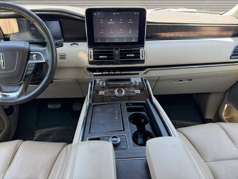 Used 2021 Lincoln Navigator Reserve w/ Luxury Package AWD/4WD image 12