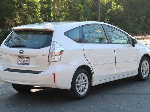 Used 2014 Toyota Prius V Two image 6