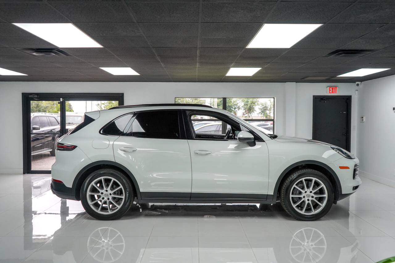 Used 2021 Porsche Cayenne AWD/4WD image 6