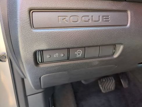 Used 2024 Nissan Rogue S FWD image 15