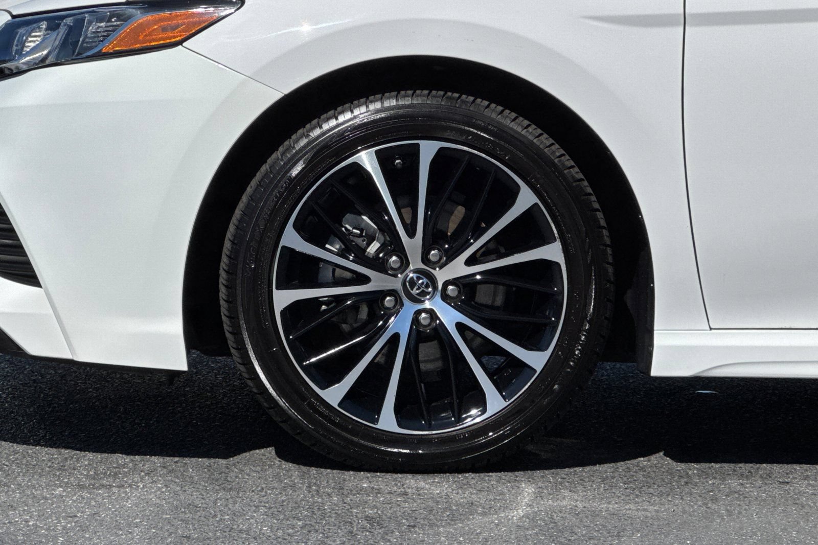 Certified 2019 Toyota Camry SE w/ Convenience Package FWD image 13