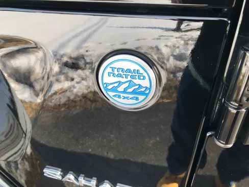 Used 2023 Jeep Wrangler Unlimited Sahara w/ Cold Weather Group image 40