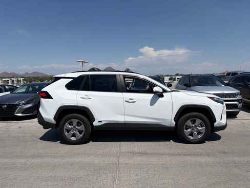 Used 2025 Toyota RAV4 XLE AWD/4WD image 3