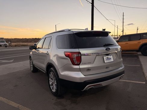 Used 2017 Ford Explorer Limited image 5