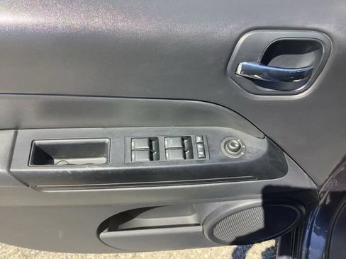 Used 2014 Jeep Patriot High Altitude FWD image 10