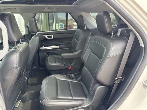 Certified 2023 Ford Explorer XLT w/ Equipment Group 202A AWD/4WD image 39