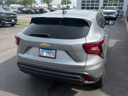 Used 2024 Chevrolet Trax LS FWD image 11