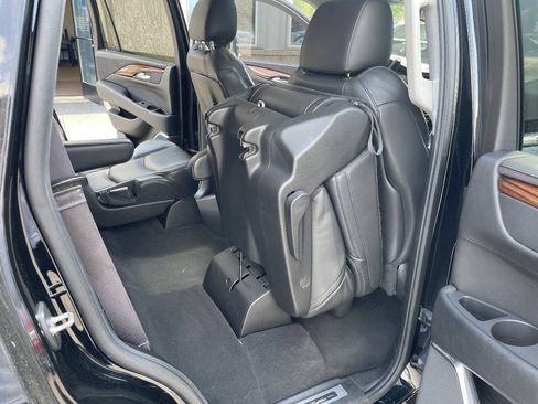 Used 2015 Cadillac Escalade Luxury AWD/4WD image 26