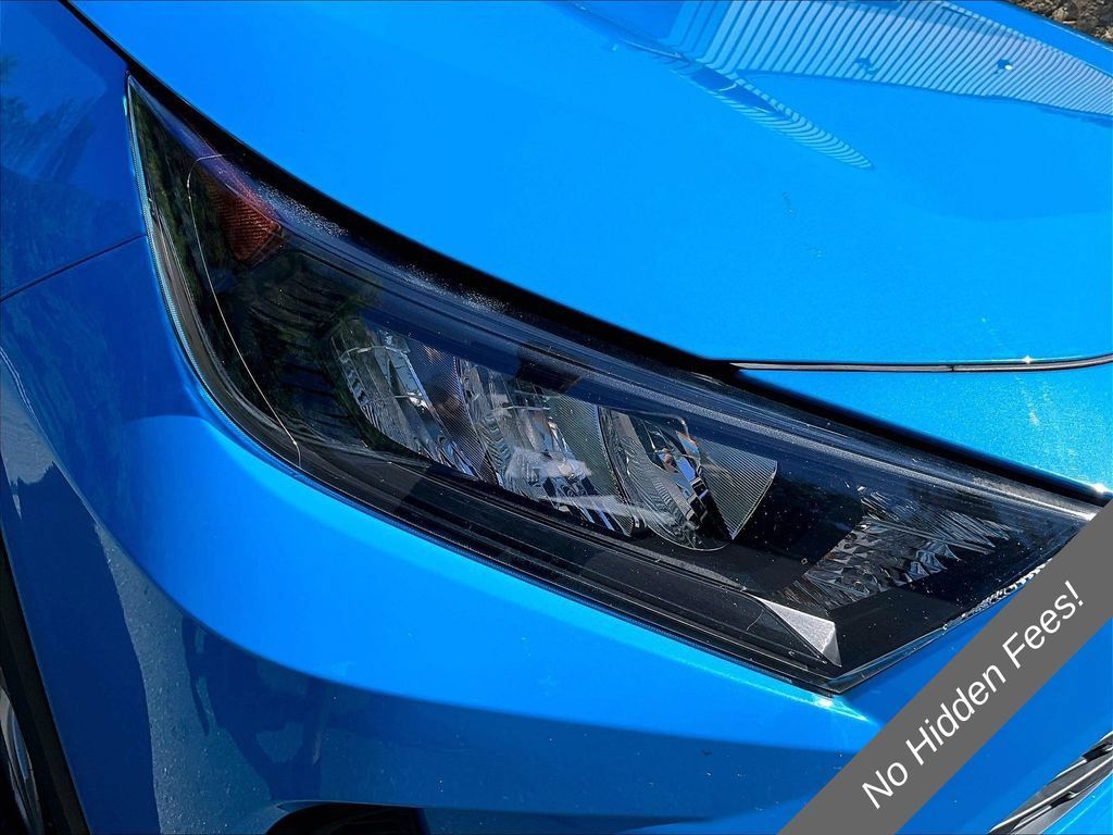 Used 2020 Toyota RAV4 LE w/ All Weather Liner Package AWD/4WD image 26