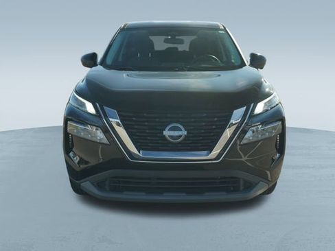 Used 2023 Nissan Rogue SV image 2