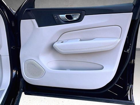 Used 2021 Volvo XC60 T5 Momentum image 27