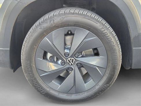 Certified 2025 Volkswagen Taos S image 22