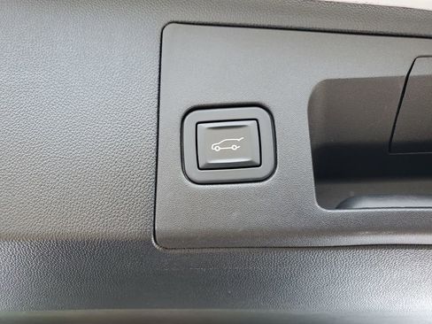 Used 2019 Cadillac XT5 Luxury w/ LPO, Black Ice Package image 44