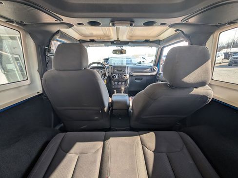 Used 2015 Jeep Wrangler Sport image 18