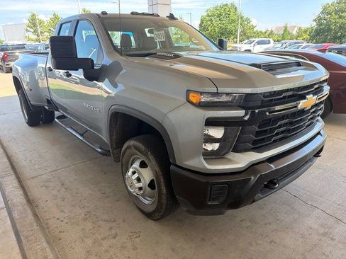 Used 2025 Chevrolet Silverado 3500 W/T AWD/4WD image 3