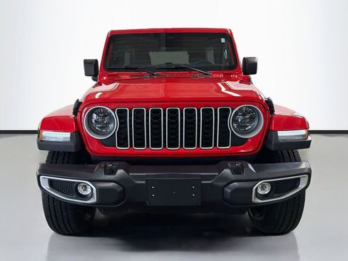 Used 2025 Jeep Wrangler Unlimited Sahara AWD/4WD image 3