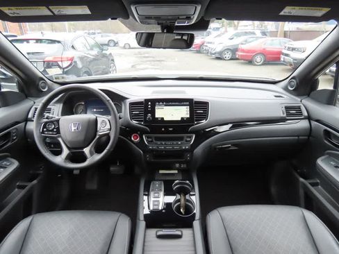 Used 2023 Honda Passport Elite image 17