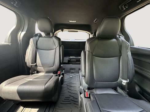 Used 2025 Toyota Sienna XLE Woodland Edition AWD/4WD image 13