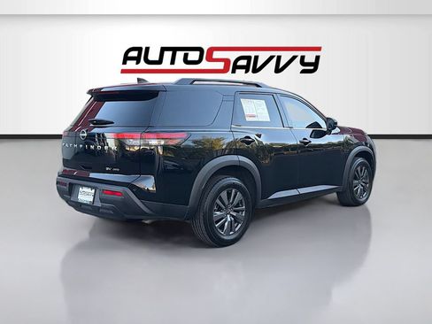 Used 2023 Nissan Pathfinder SV AWD/4WD image 7