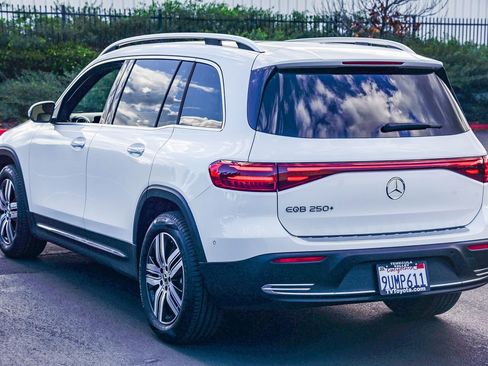 Used 2025 Mercedes-Benz EQB 250+ image 5
