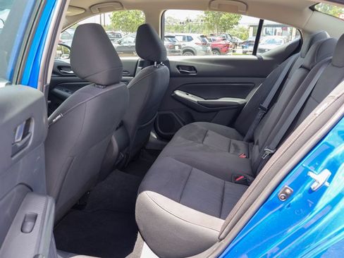Used 2025 Nissan Altima 2.5 SV FWD image 9