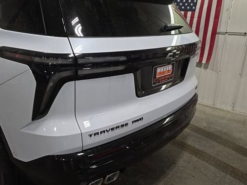 New 2026 Chevrolet Traverse RS w/ LPO, Floor Liner Package AWD/4WD image 8