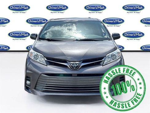 Used 2020 Toyota Sienna XLE FWD image 2