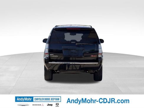 Used 2011 GMC Yukon Denali AWD/4WD image 5