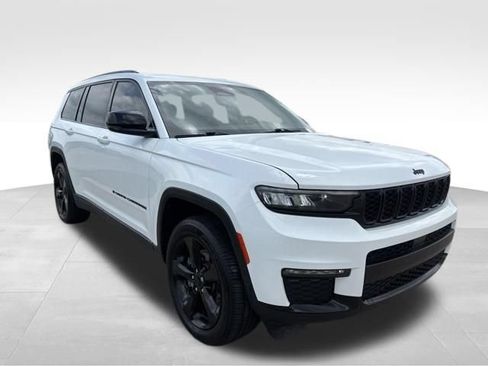 Used 2023 Jeep Grand Cherokee L Limited w/ Black Appearance Package AWD/4WD image 6