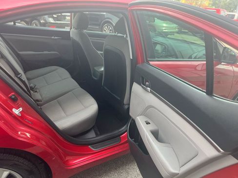 Used 2020 Hyundai Elantra SEL FWD image 15