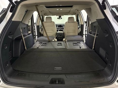 Used 2020 Buick Enclave Essence w/ Sound and Sites Package FWD image 13