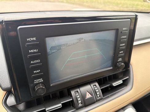 Used 2019 Toyota RAV4 XLE Premium w/ Cold Weather Package AWD/4WD image 36