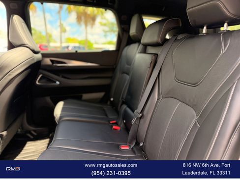 Used 2025 INFINITI QX60 Luxe w/ Black Edition FWD image 13
