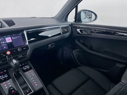 New 2026 Porsche Macan S image 26