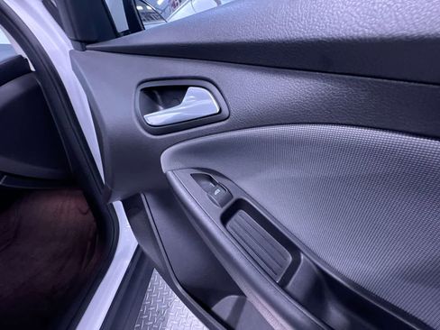 Used 2014 Ford Focus SE FWD image 33