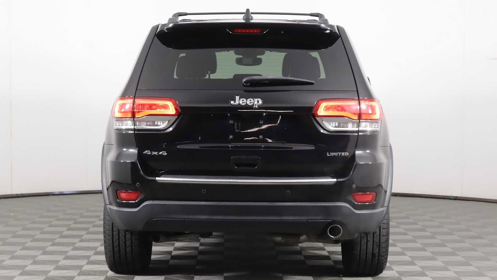 Used 2018 Jeep Grand Cherokee Limited AWD/4WD image 5