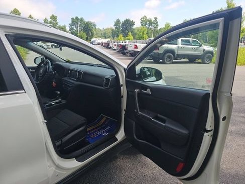 Used 2019 Kia Sportage LX w/ LX Popular Package AWD/4WD image 11