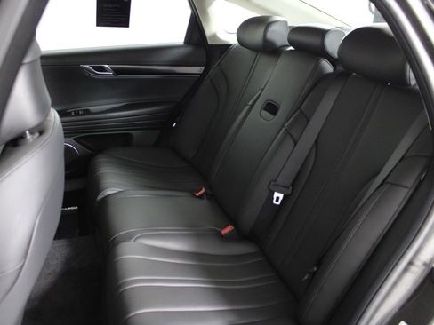 Used 2025 Genesis G80 2.5T image 17