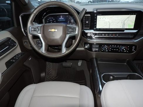 Used 2024 Chevrolet Silverado 2500 LTZ w/ LTZ Convenience Package image 22